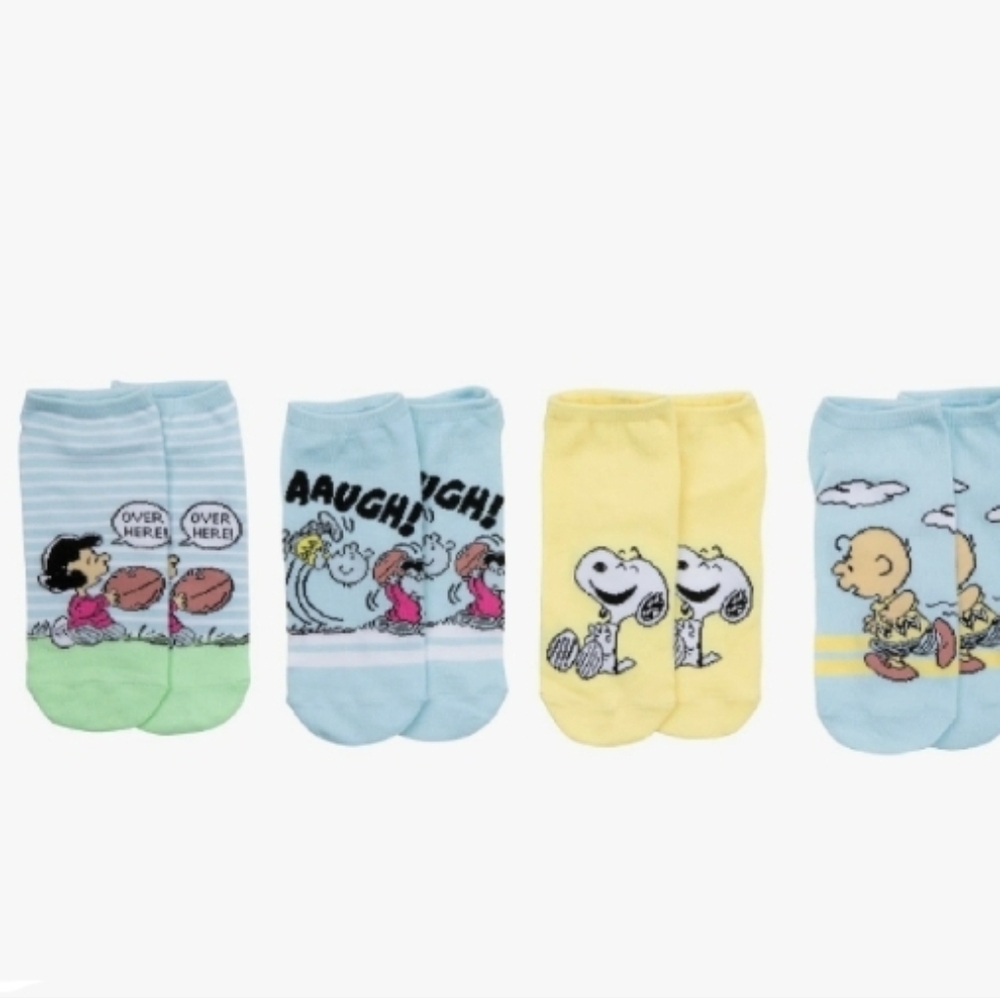 Charlie Brown NEW 5pk no show socks.